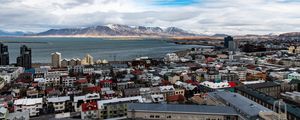 Превью обои здания, море, горы, облака, город