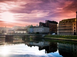 Превью обои здания, мост, река, отражение, облака