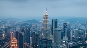 Превью обои здания, небоскребы, город, вечер, куала-лумпур, малайзия