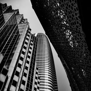 Превью обои здания, небоскребы, вид снизу, черно-белый