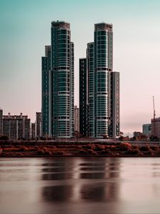 Превью обои здания, река, город, архитектура, современный