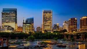 Превью обои здания, река, мост, свет, город, темный