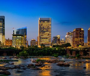 Превью обои здания, река, мост, свет, город, темный