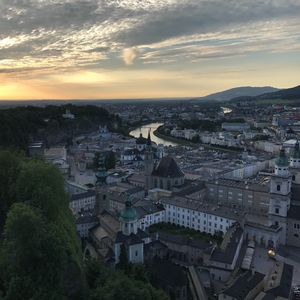 Превью обои здания, церкви, река, город, вид сверху