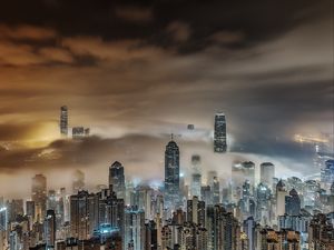 Превью обои здания, туман, небоскребы, город, ночь