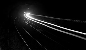 Превью обои железная дорога, свет, длинная выдержка, черно-белый, черный