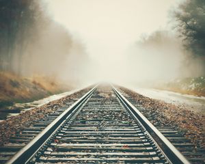 Превью обои железная дорога, туман, осень, направление