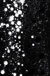 Превью обои жидкость, пузыри, абстракция, черно-белый, черный