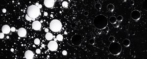 Превью обои жидкость, пузыри, абстракция, черно-белый, черный