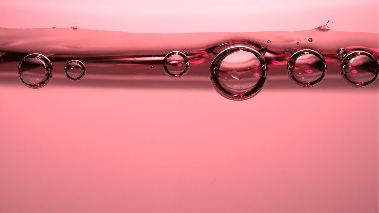 Обои жидкость, пузыри, макро, розовый
