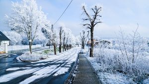 Превью обои зима, город, дорога, улица, снег