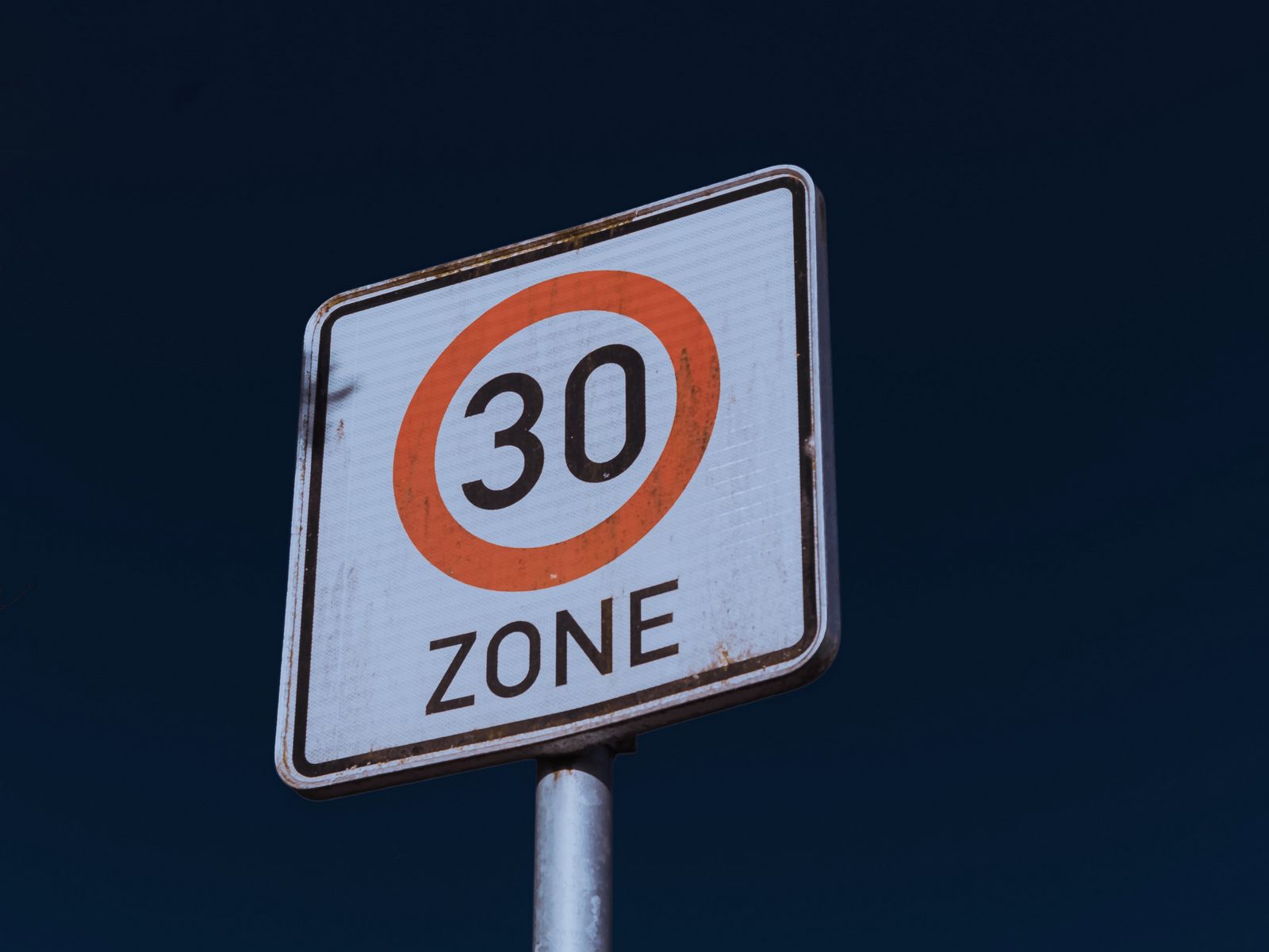 импульсный светодиодный знак 4. знак d01. Sabrina stop nadpis. знак стоп фото. рекламно информационный знак.