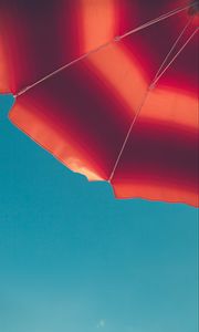 Превью обои зонт, небо, лето, минимализм