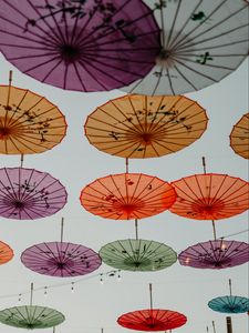 Превью обои зонтики, гирлянды, декорация, разноцветный