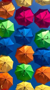 Превью обои зонты, разноцветный, небо, солнечно