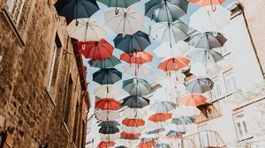 Превью обои зонты, разноцветный, улица, город, украшение