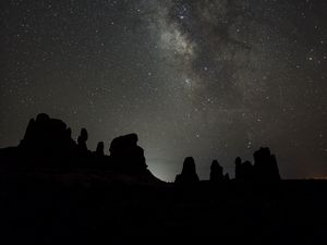 Превью обои звездное небо, млечный путь, горы, звезды