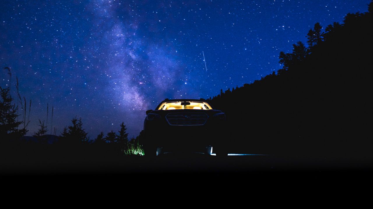 Обои звездное небо, ночь, автомобиль