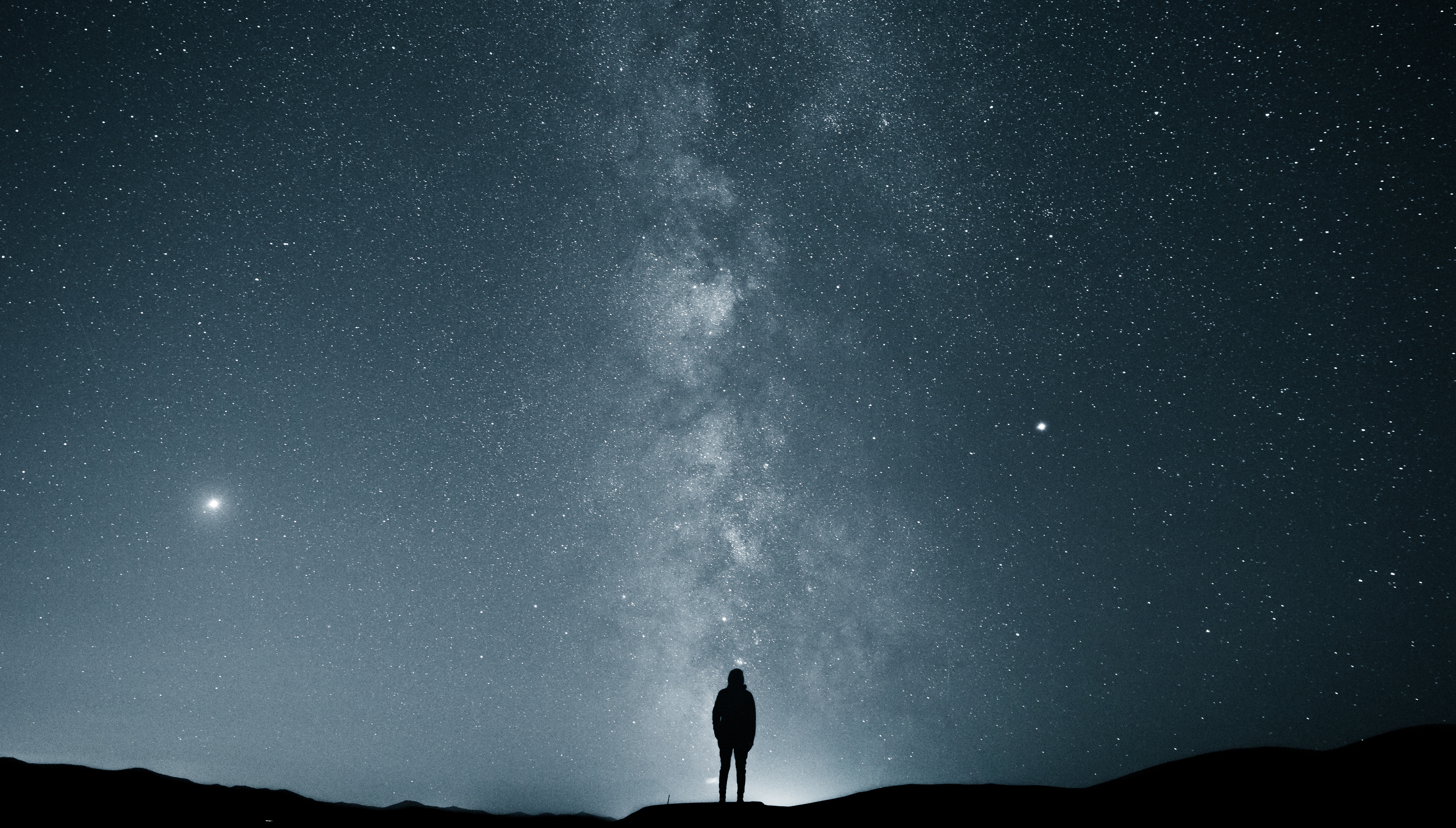 Starman waiting in the sky. Метеоритный дождь 2022. Звездное небо. Ночное небо со звездами. Звезда с неба.