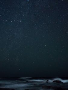 Превью обои звездное небо, туман, камни, море