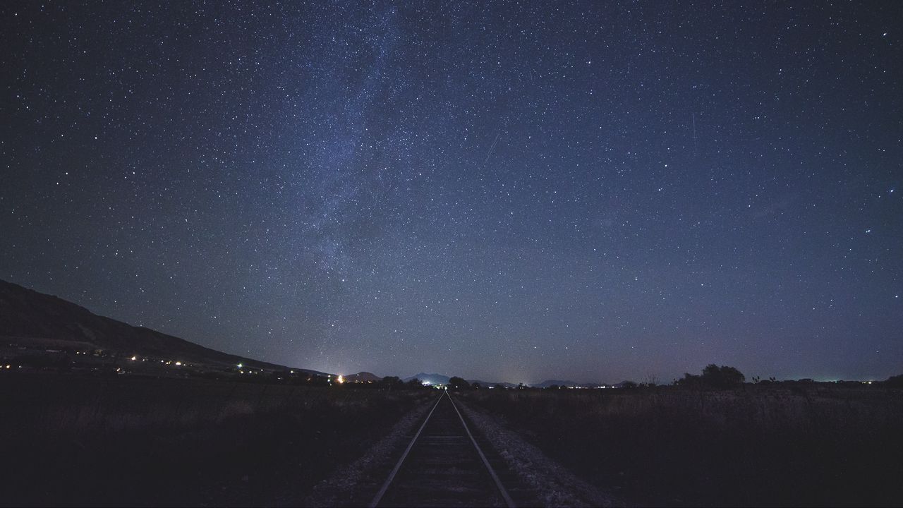 Обои звездное небо, железная дорога, небо