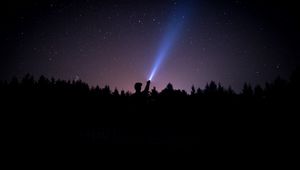 Превью обои звездное небо, звезды, ночь, человек, свет