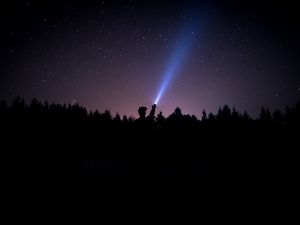 Превью обои звездное небо, звезды, ночь, человек, свет