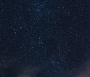 Превью обои звездное небо, звезды, облака, ночь